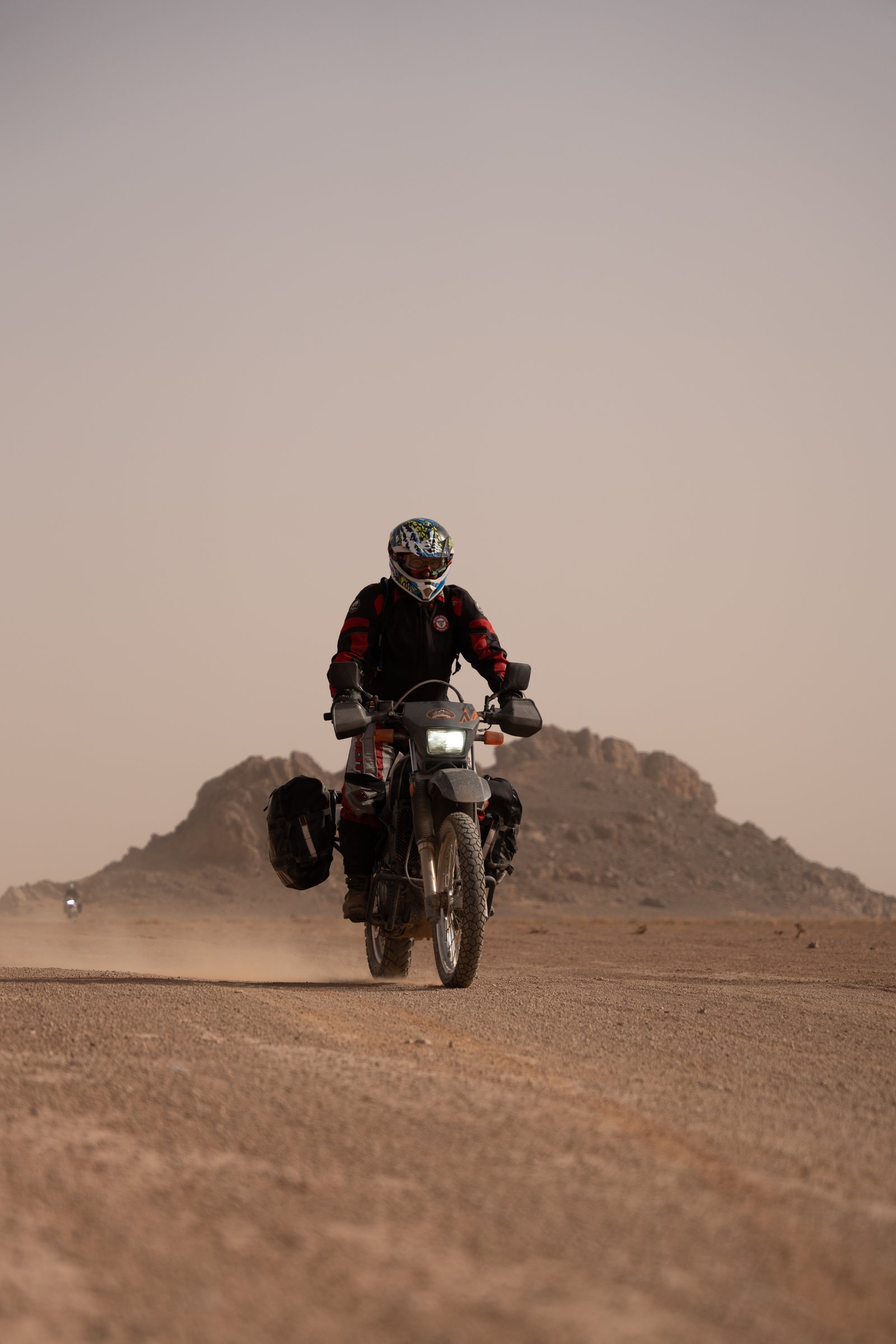 Keni Rides rider taking a break in the desert